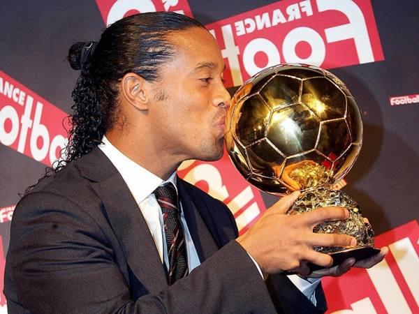 Ronaldinho có bao nhiêu quả bóng vàng?