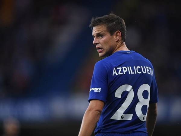 Hậu vệ César Azpilicueta