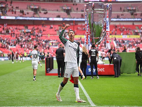 Tin CLB Dortmund: Jobe Bellingham gia nhập Dortmund 