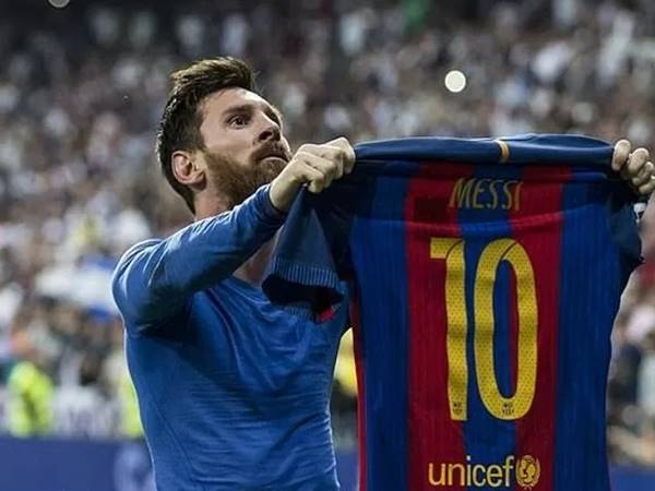 Messi mặc áo số mấy trong sự nghiệp?
