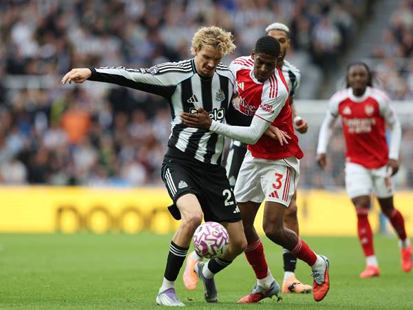 Lịch sử chạm trán giữa Arsenal với Newcastle