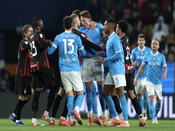 BĐ Ý: Napoli hiên ngang vào chung kết Siêu cúp Ý