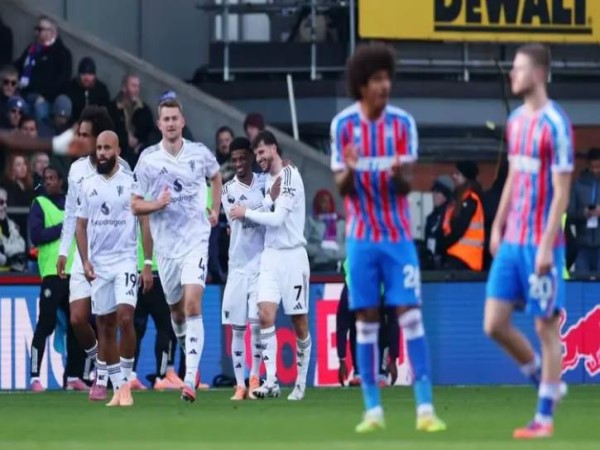 Hai bàn thắng trong chín phút và sự tái sinh của Zirkzee