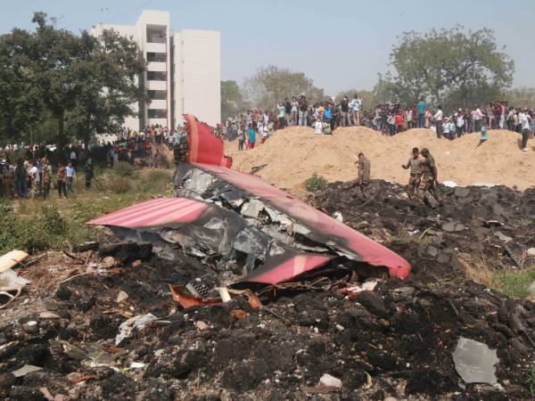 Chiêm bao thấy máy bay rơi xuống đất